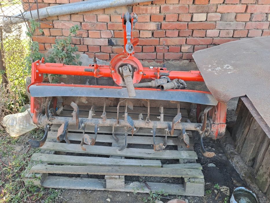 Продава се трактор