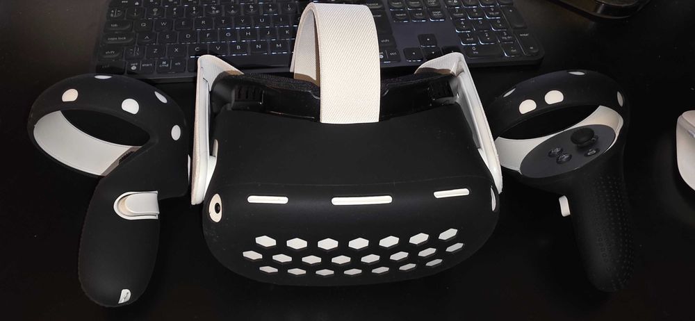 VR очила - Meta Quest 2 - 256 GB