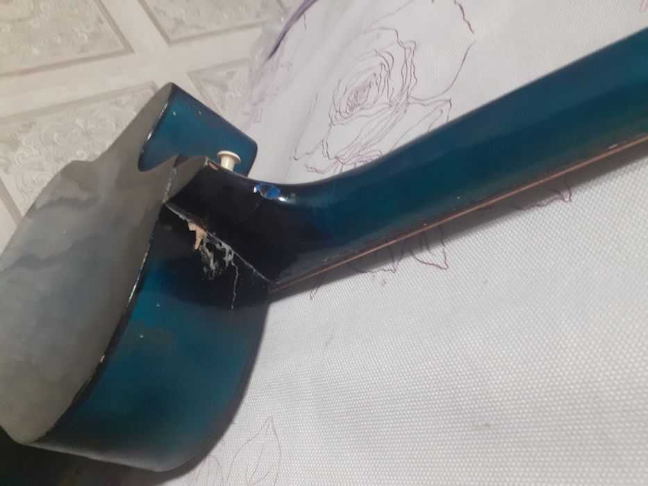 Продам гитару  в хорошем состоянии