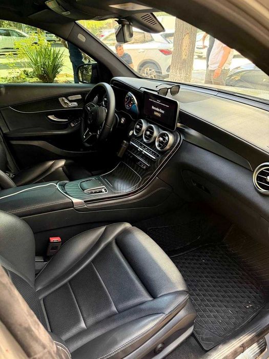 Mercedes Benz GLC250