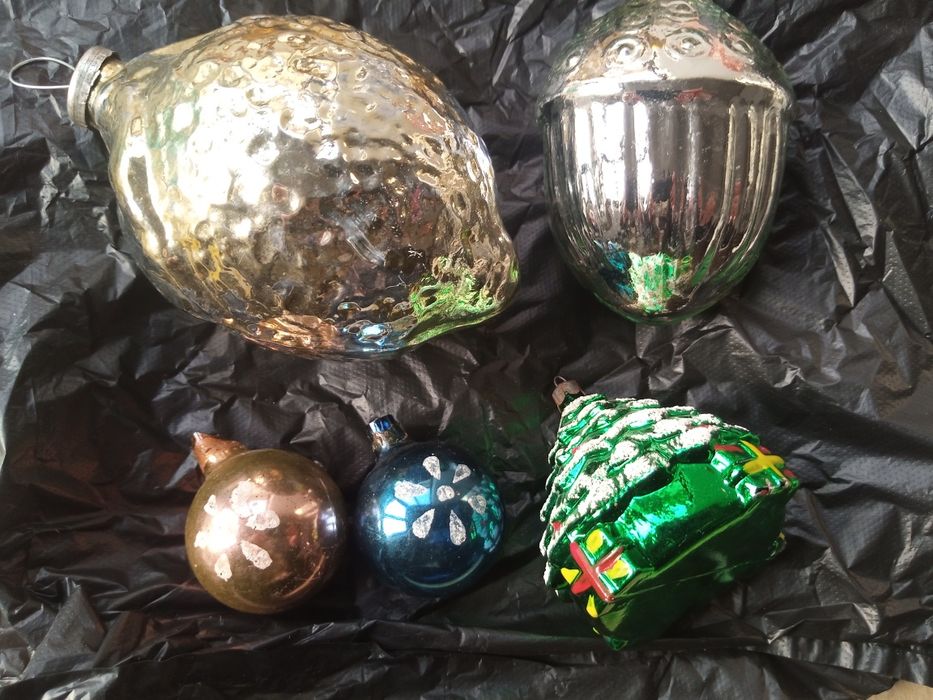 Продаются ёлочные игрушки,кольца для салфеток пепельница шашки шахматы