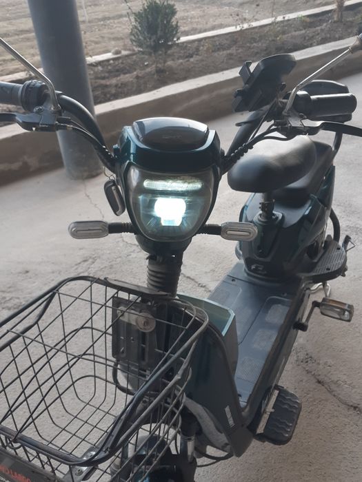 Скутор сотилади.