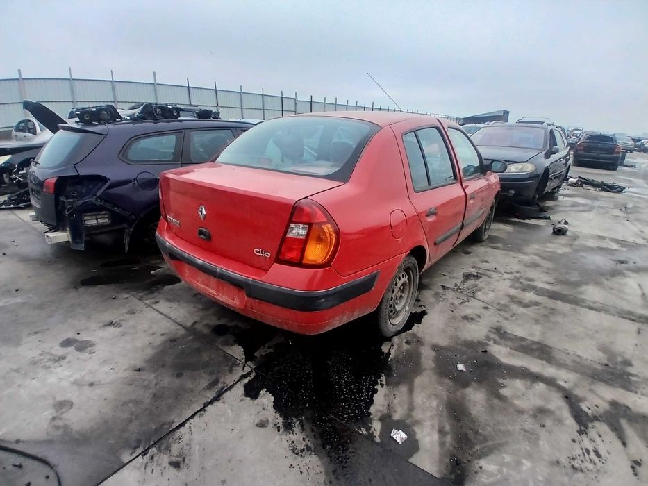 dezmembrez renault clio