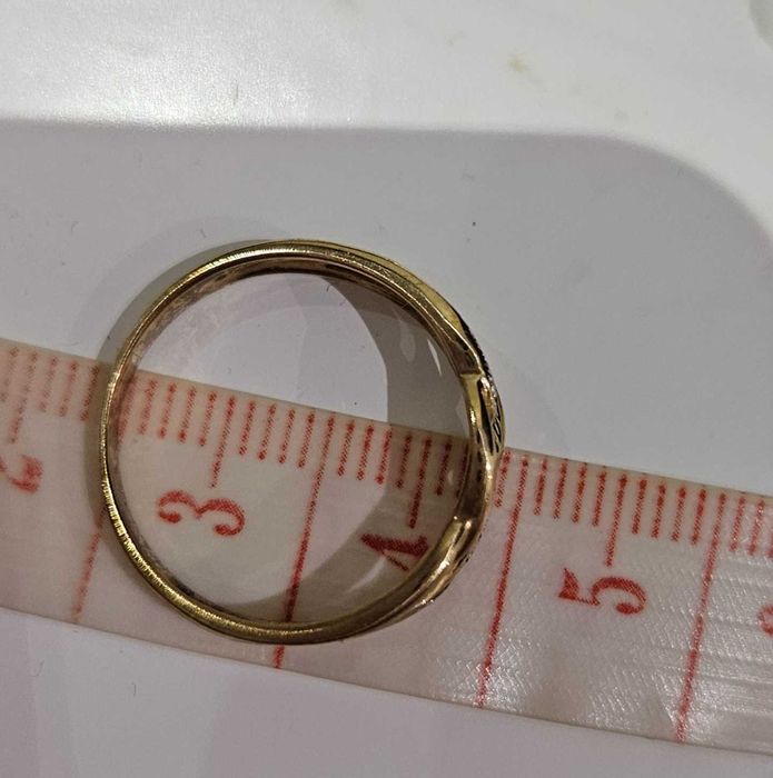 Золотое кольцо с бриллиантами.  17р. Проба 9к