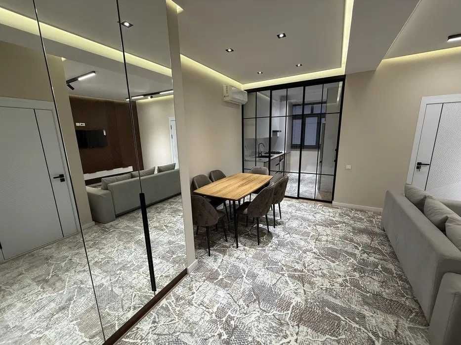 Срочно Продам Шикарную квартиру о-р Фархадский 2/2/9 50м2