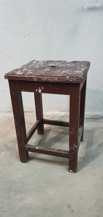 Столче -табуретка, старо, антика