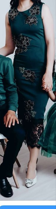 Продам изумрудное платье