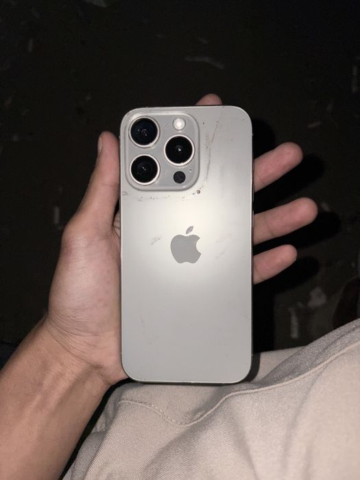 iPhone 15 Pro в хорошем состоянии