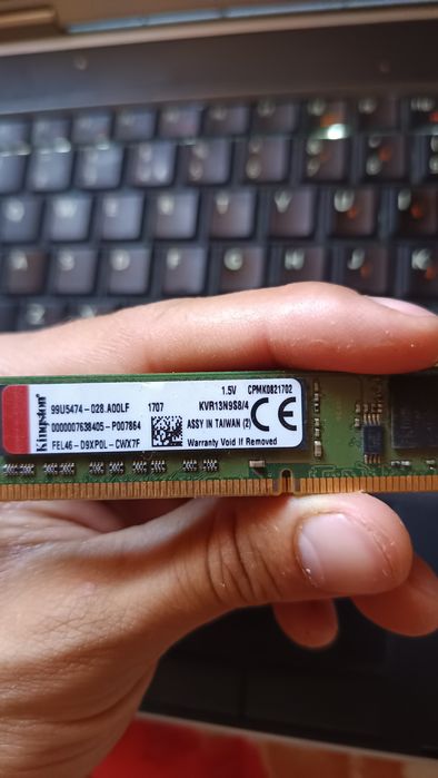 Vând plăcute ram ieftin de la Kingston 4GB/ plăcuța