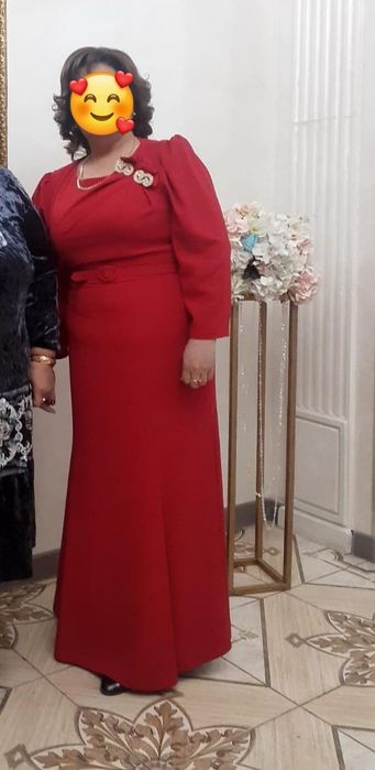 Красный вечернее платья.