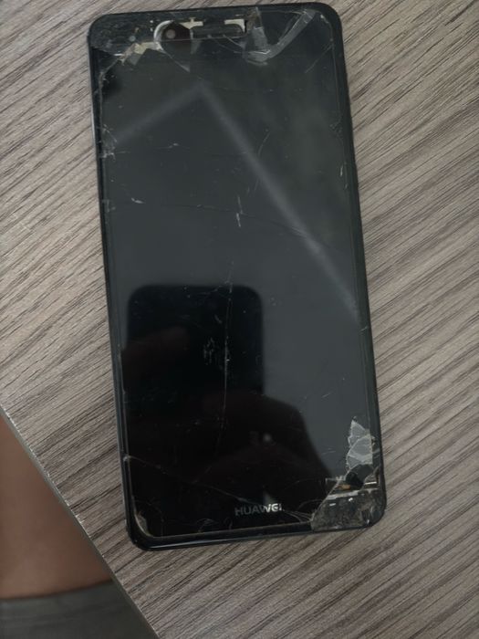 Huewei ascend y600