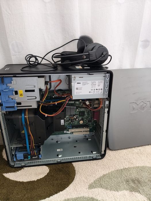 PC Dell OptiPlex 380 + căști –