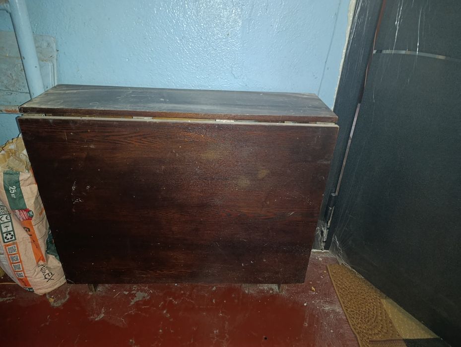 Стол-книжка отдам даром