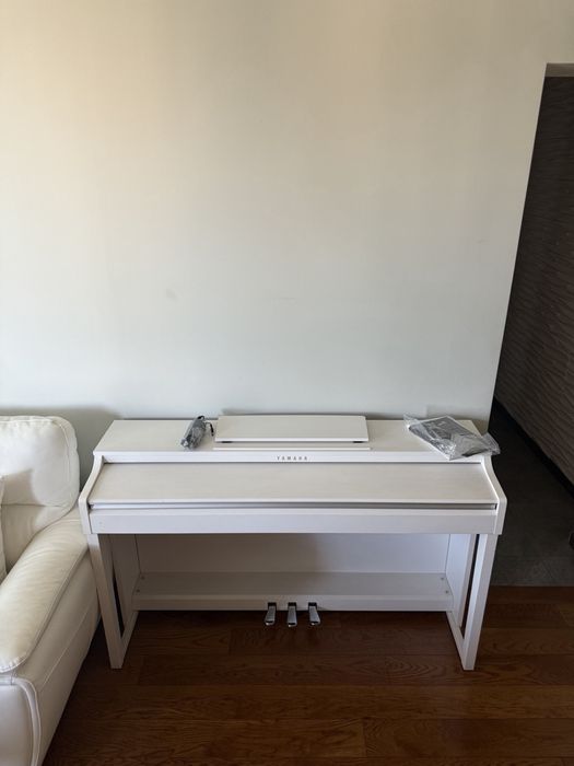 Електрическо пиано YAMAHA Clavinova CLP-525