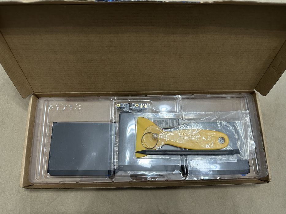 Аккумулятор на MacBook Pro 13