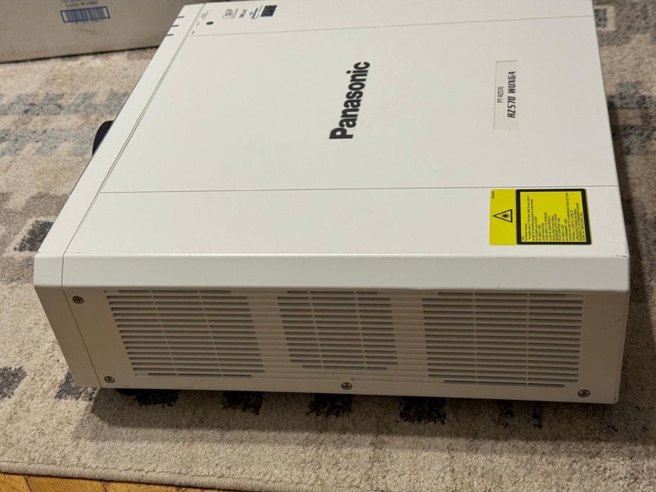 Video Proiector Laser Panasonic PT-RZ570 WUXGA