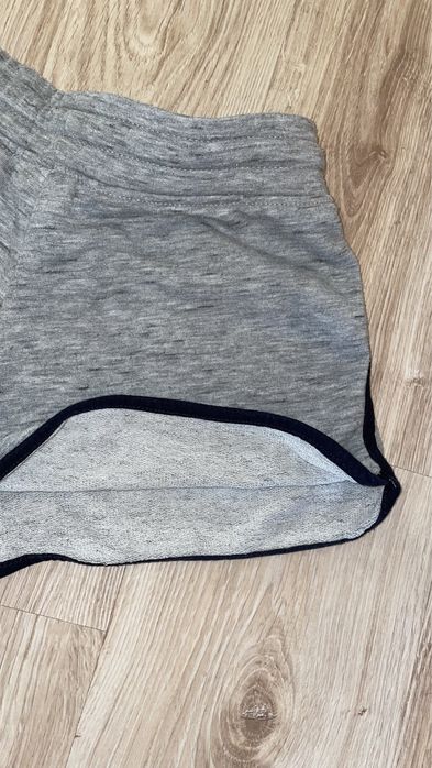 Светло сиви къси панталонки Dunlop