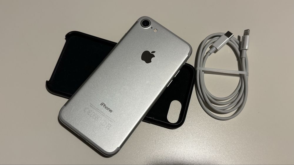 Apple iPhone 7 silver 128GB baterie 100%
