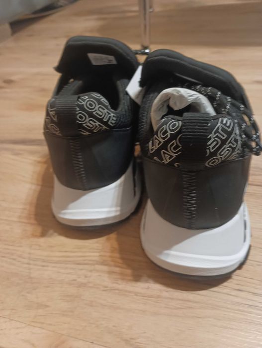 Сникърси "Lacoste"...