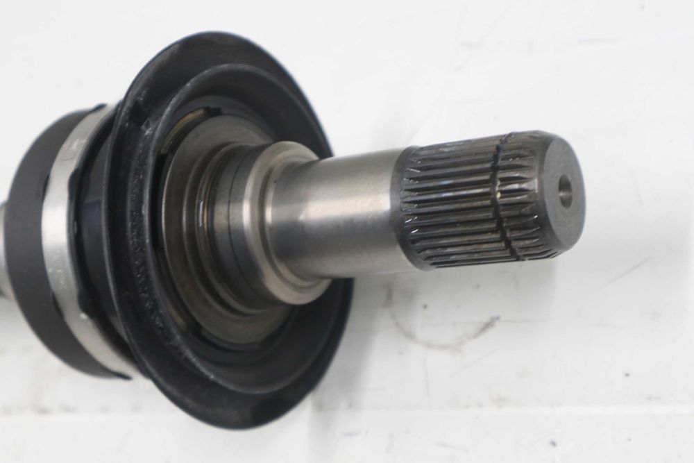 Задна лява полуоска БМВ Г30 Г31 BMW G30 G31 3.0XD 4.0XD