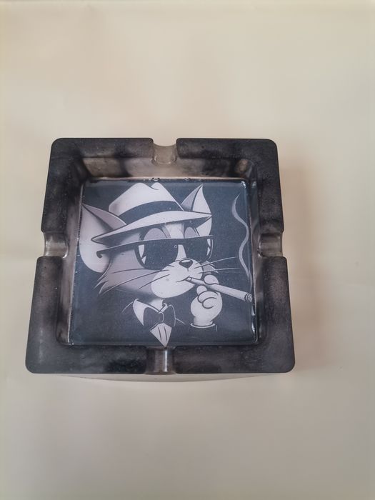 Пепелник от епоксидна смола