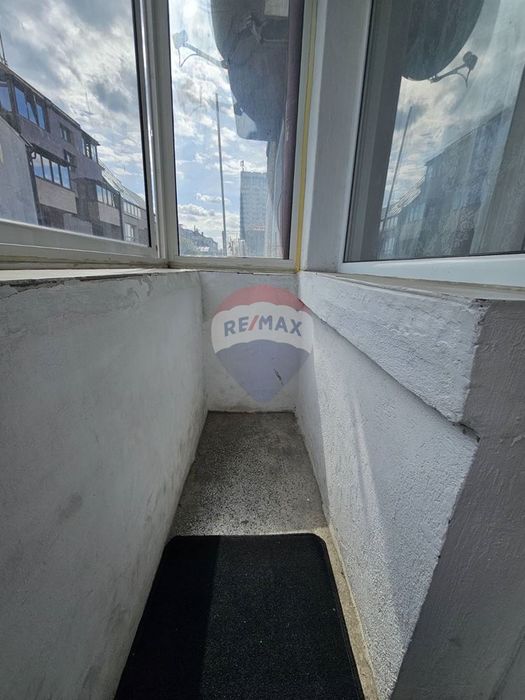 Дава се под наем Тристаен апартамент в Варна, Център - 75 кв.м за 550 € - Снимка #3