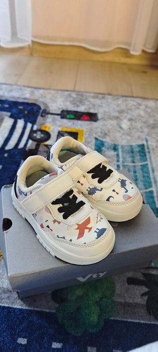 Детски обувки 22 номер, размер на стелка 14см.