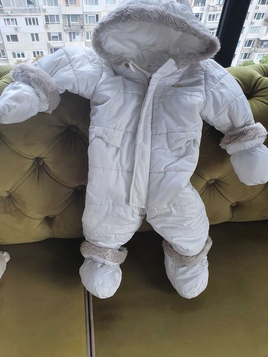 Космонавт за бебе 6 месеца