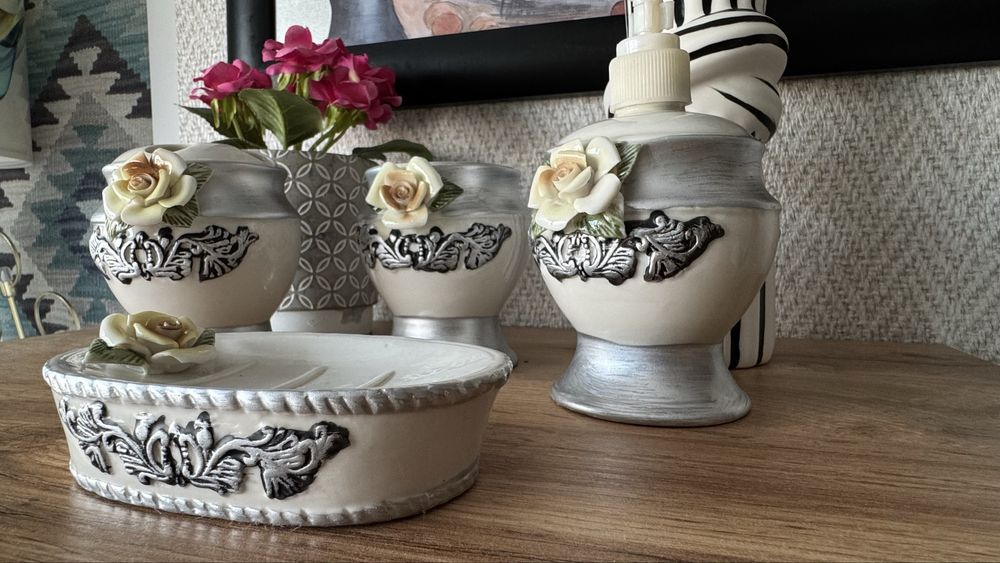 Керамичен сет за баня