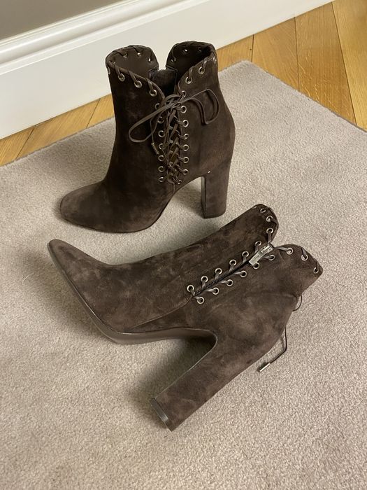 Ghete noi Salvatore Ferragamo piele intoarsa maro