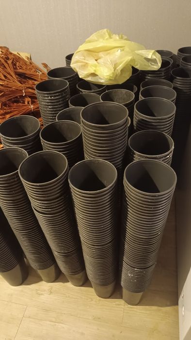 Продам высокие горшки