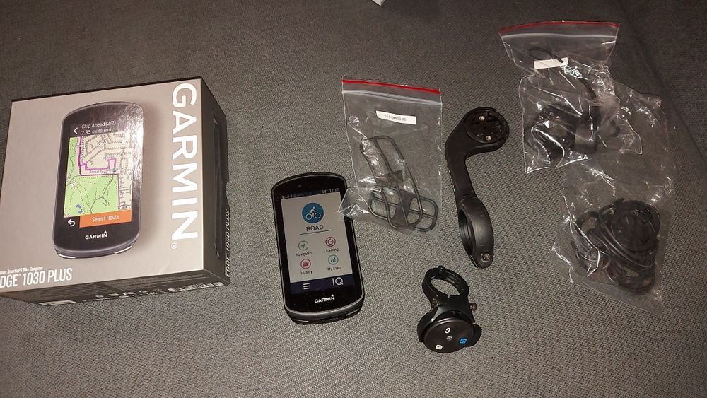 Garmin Edge 1030 Plus – GPS pentru ciclism + accesorii – stare excelentă
