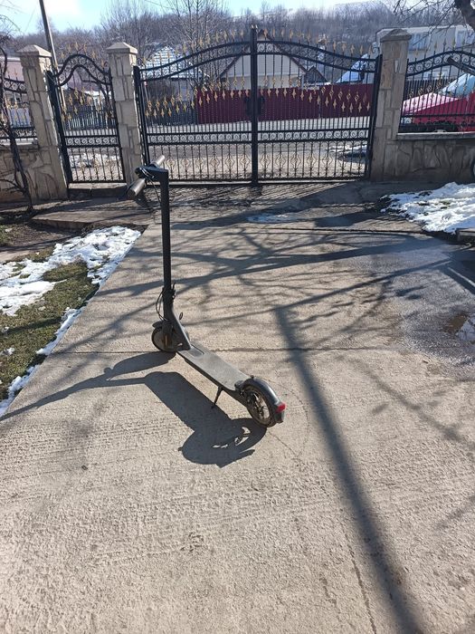 Vand trotineta electrica xiaomi 1s in stare foare buna