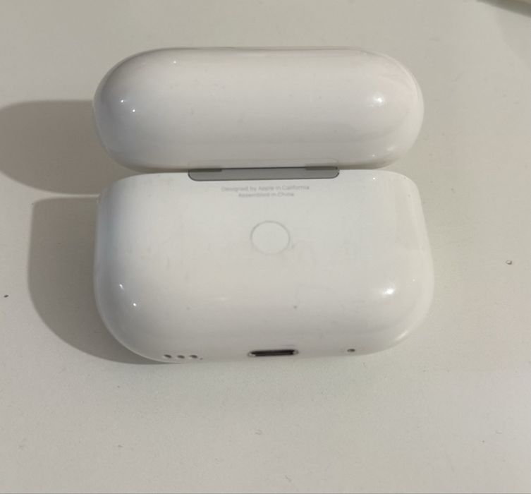 Apple AirPods Pro 2 (lightning) кейс