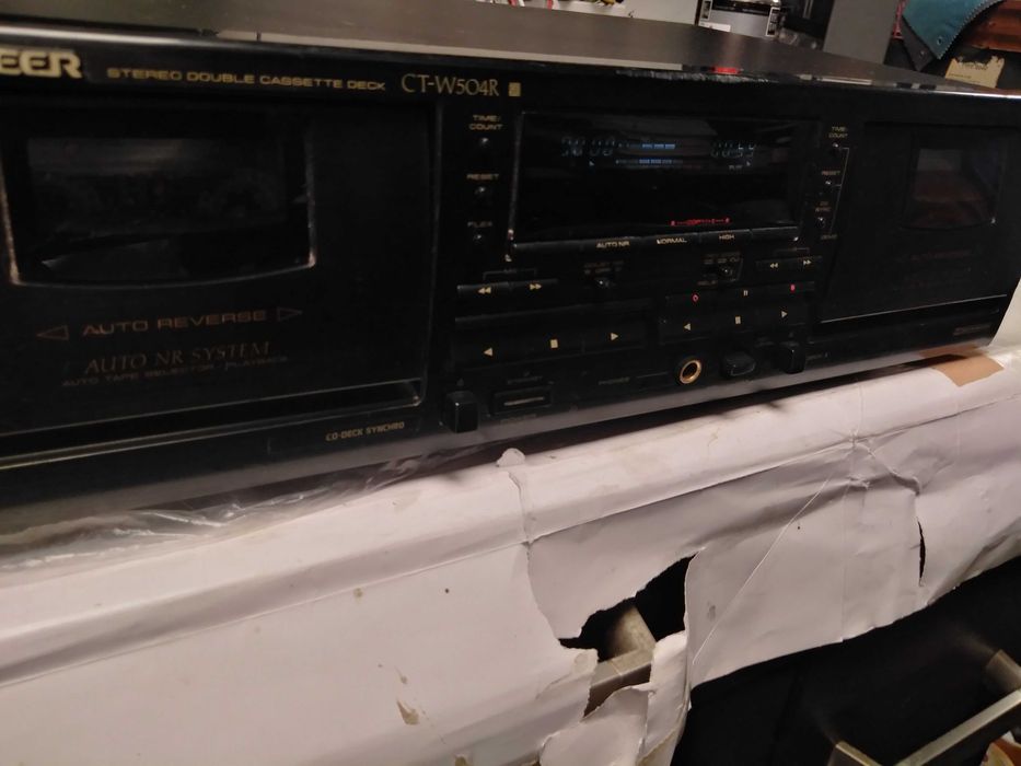 Pioneer CT-W 503R
Двукасетъчен реверсен дек