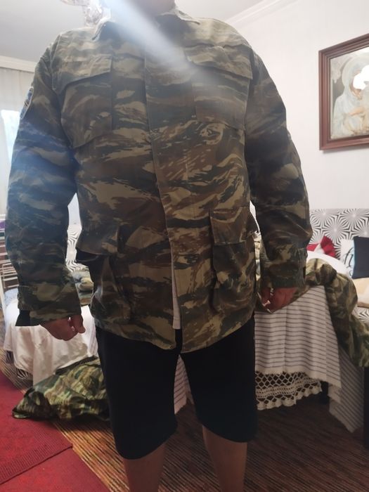 Камуфлажни панталони НОВИ,якета комплект  с елек и качулка ,Ризи