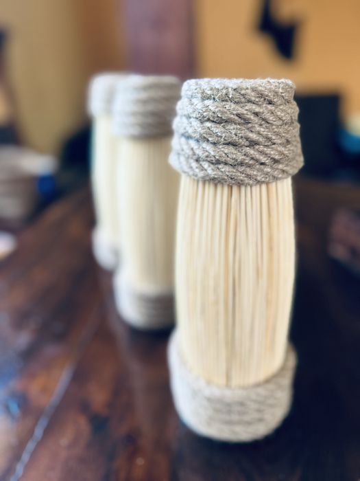 Натурална ваза с бохо дух – стъклена вътрешност!