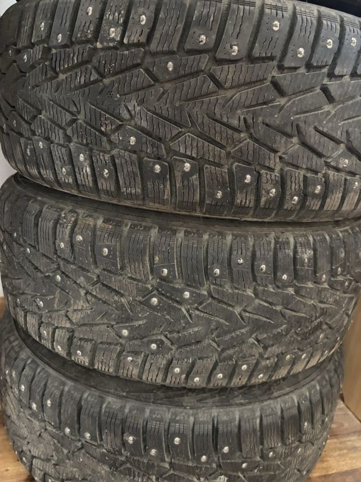Продам резину зимняя nokian
