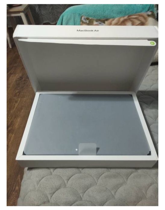 Продам Apple Macbook Air 15