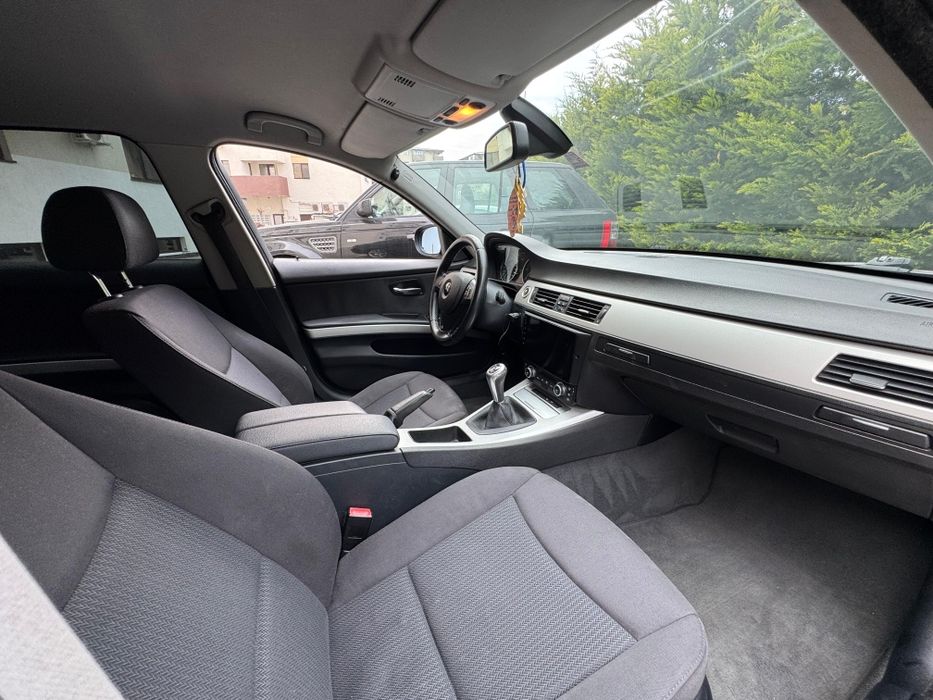 Bmw E90  320 Facelift -xDrive - 177cp /istoric service