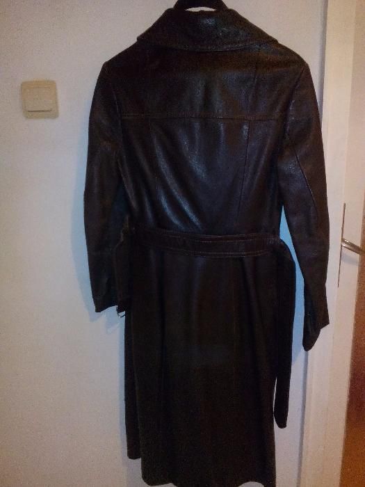 Вълнени палта и трикотажни и кожени манта