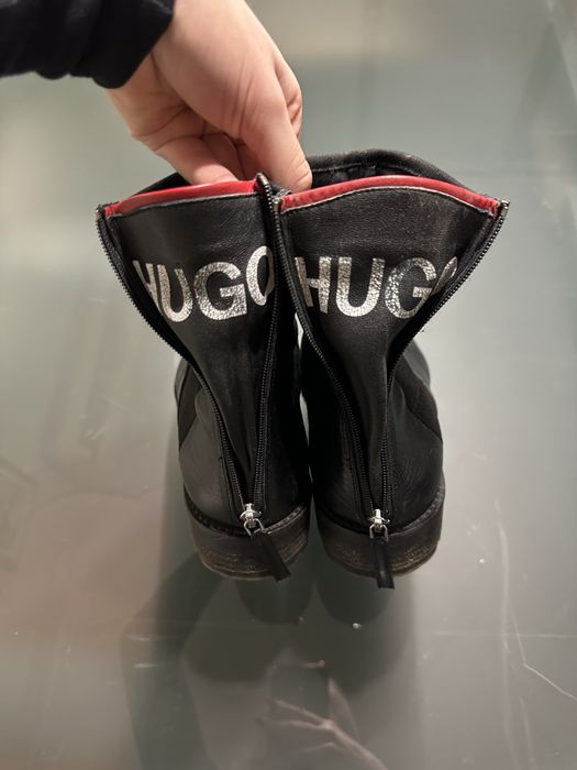 Черни боти Hugo