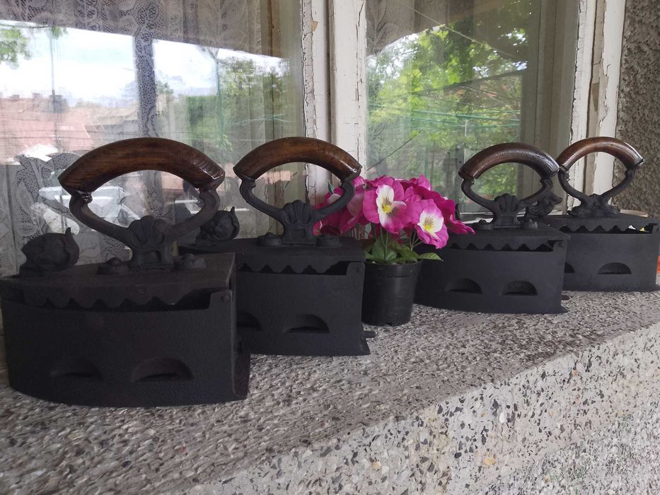 Реновирани антикварни ютии