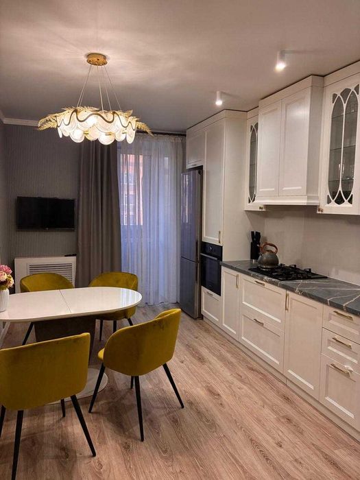 Продам 3-х комнатную квартиру в районе плазы