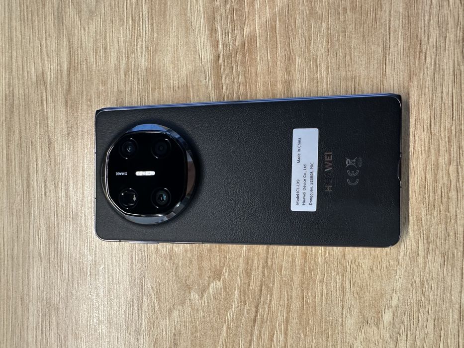 Huawei Mate X6 – pachet complet