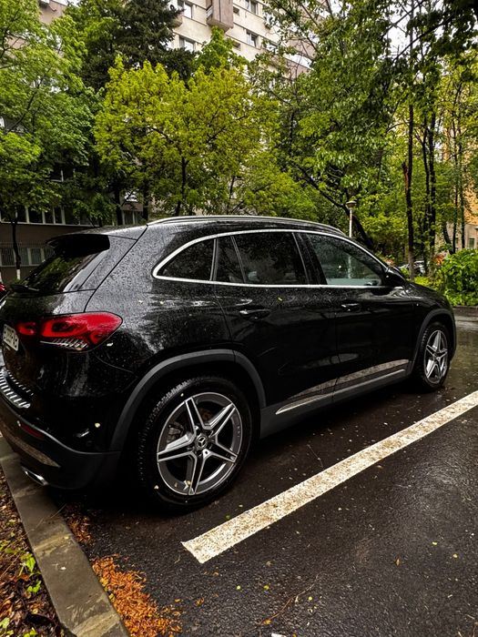 Mercedes-Benz GLA 250 4MATIC  AMG Line, Panoramic