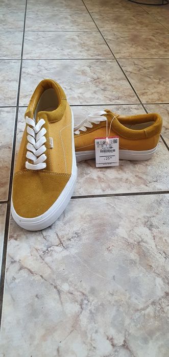Vand adidasi Pull&Bear