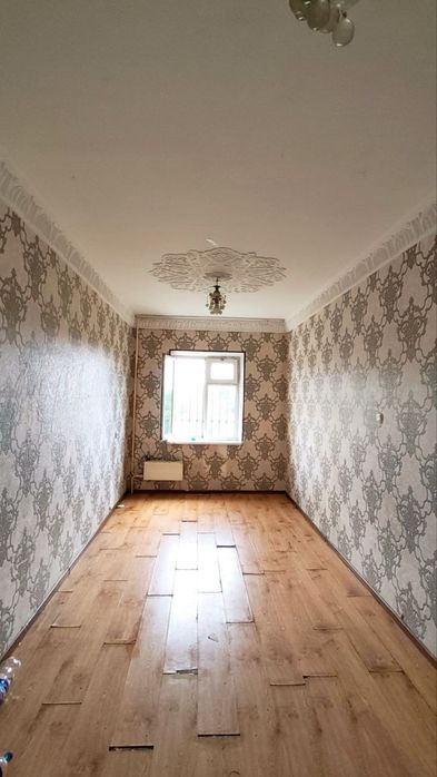 Ibinsino 2 5/4/5 balkon 2:6 srochno sotiladi yol yuzi