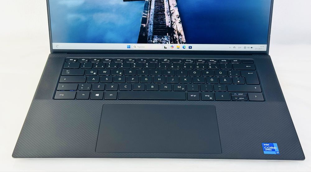 НОВ! Лаптоп DELL Latitude 5350 i5-1335U 16GB 256 SSD Гаранция!