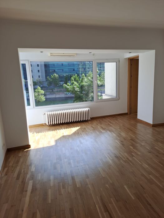 Vand apartament 4 camere – Zona Unirii